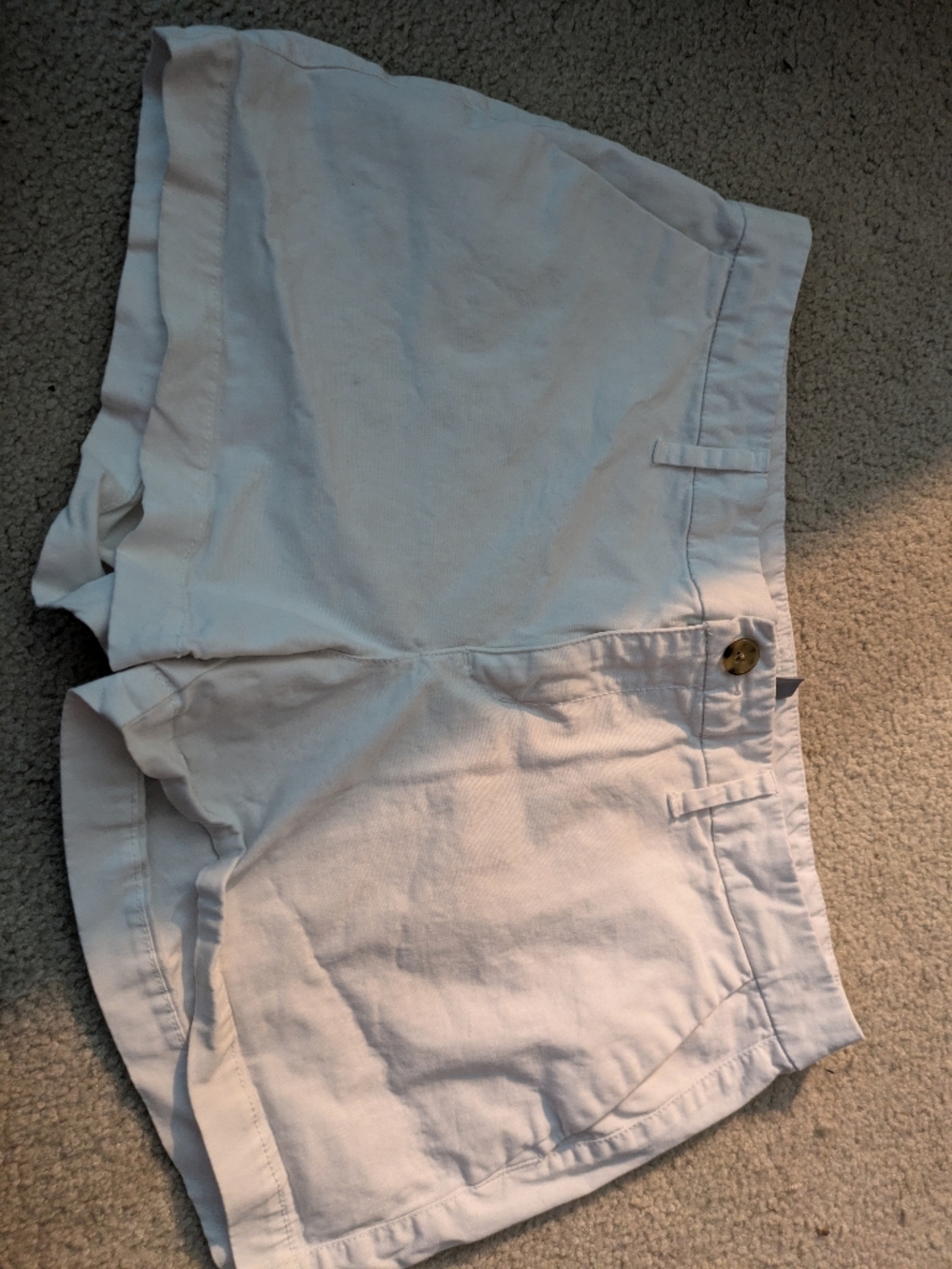 Classic Cream Chino Shorts - Perfect Summer Staple!‎